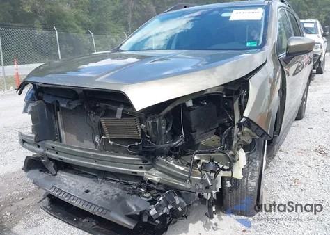 2024 Subaru Ascent Premium 7-Passenger z USA, uszkodzony, nr VIN 4S4WMAED8R3422301